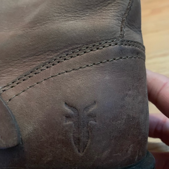 Youth Frye boots - Picture 4 of 9